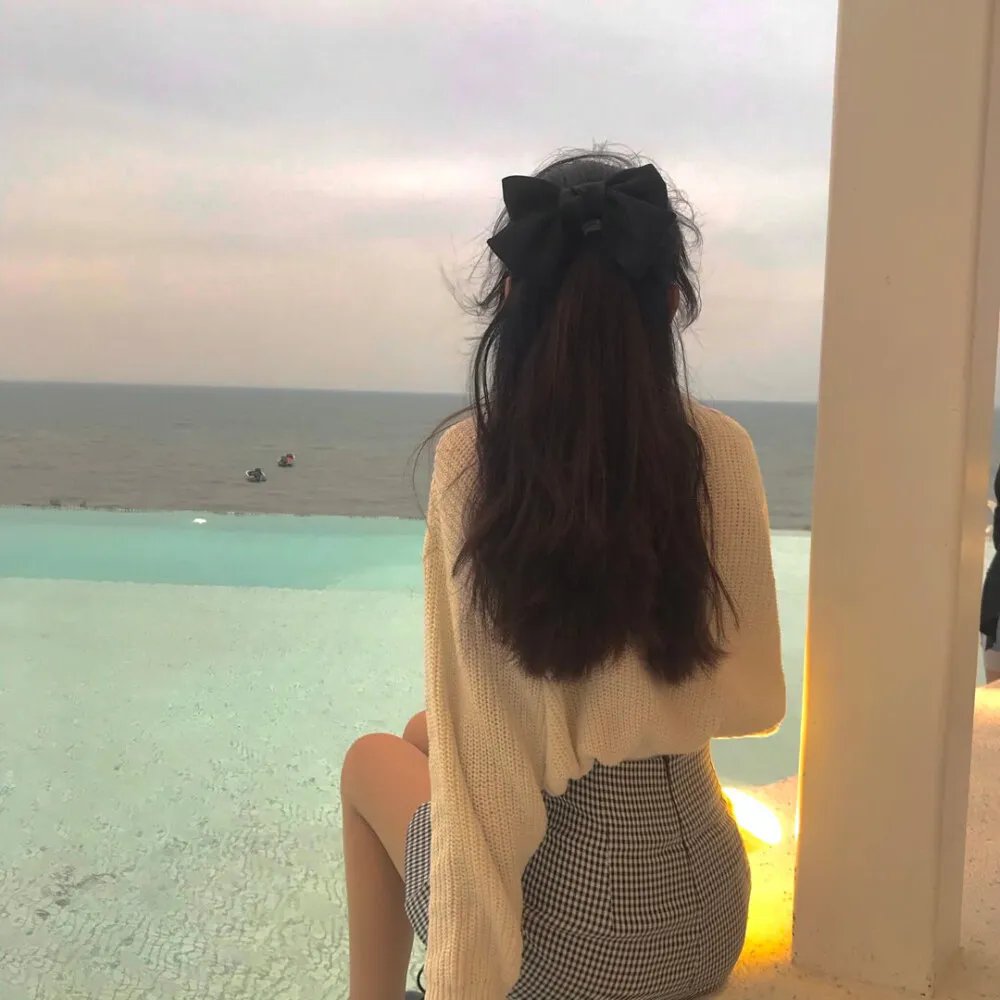 黎明时分的年轻人们
